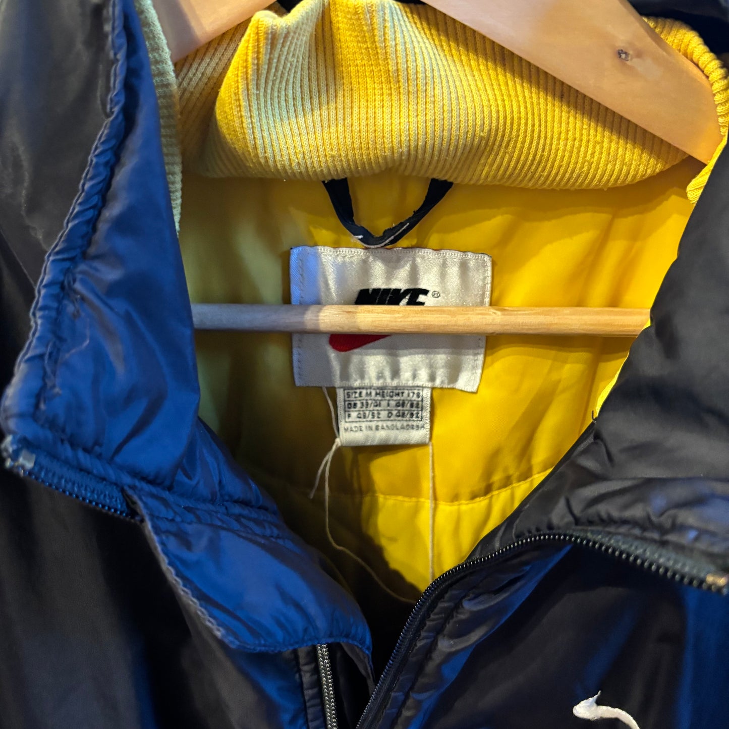 Nike Swoosh Padded Zip Up Jacket Black (Large)