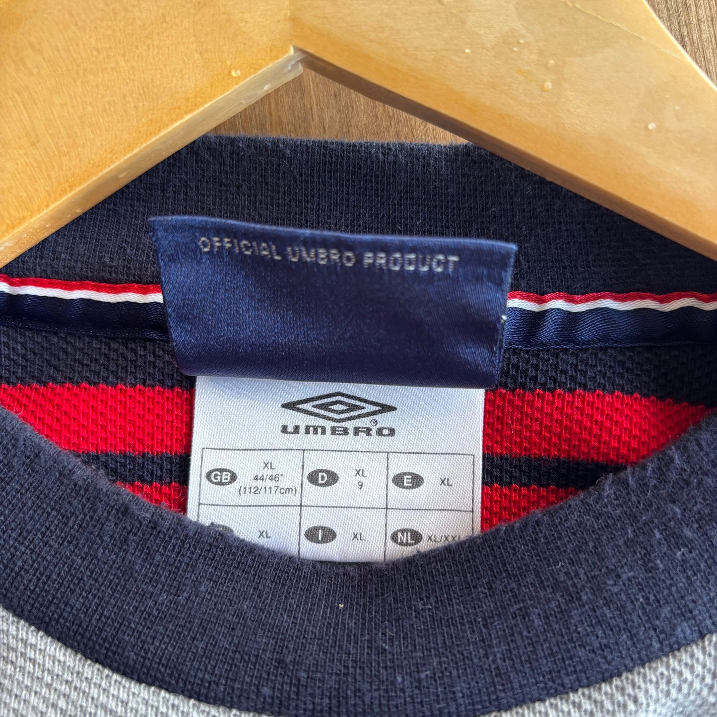 England Umbro 2000's Striped Training Sweatshirt Multi (XL)