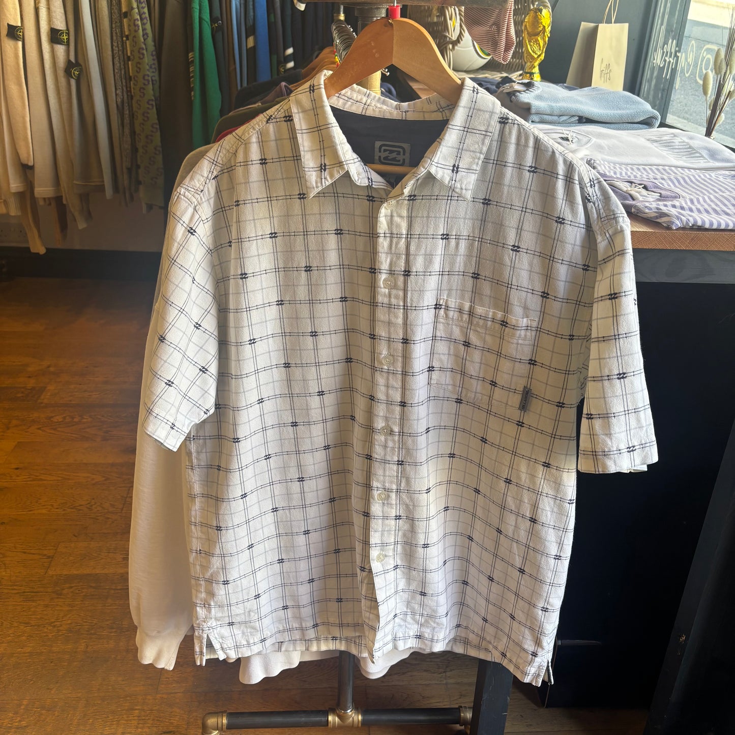Billabong Plaid Button Up Short Sleeve Shirt White (Large)