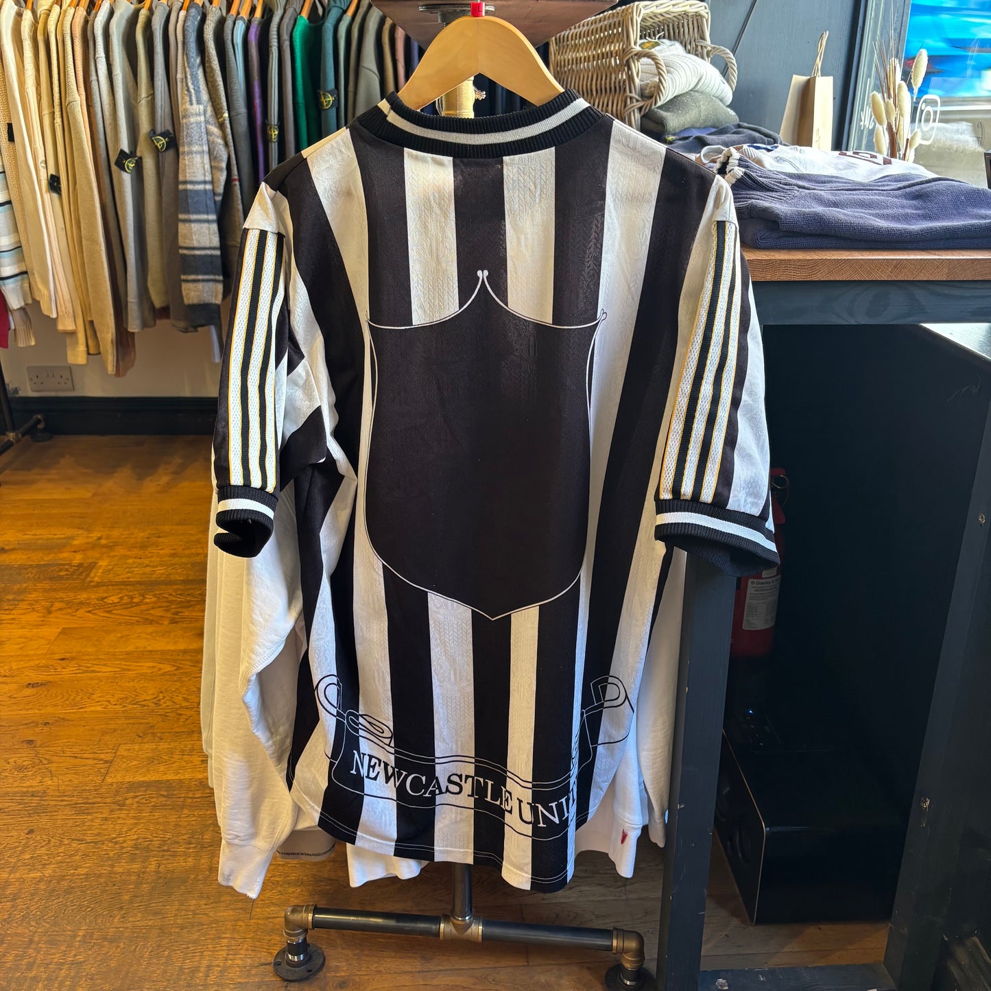 Newcastle United Adidas 1997/99 Home Shirt Black/ White (Large)