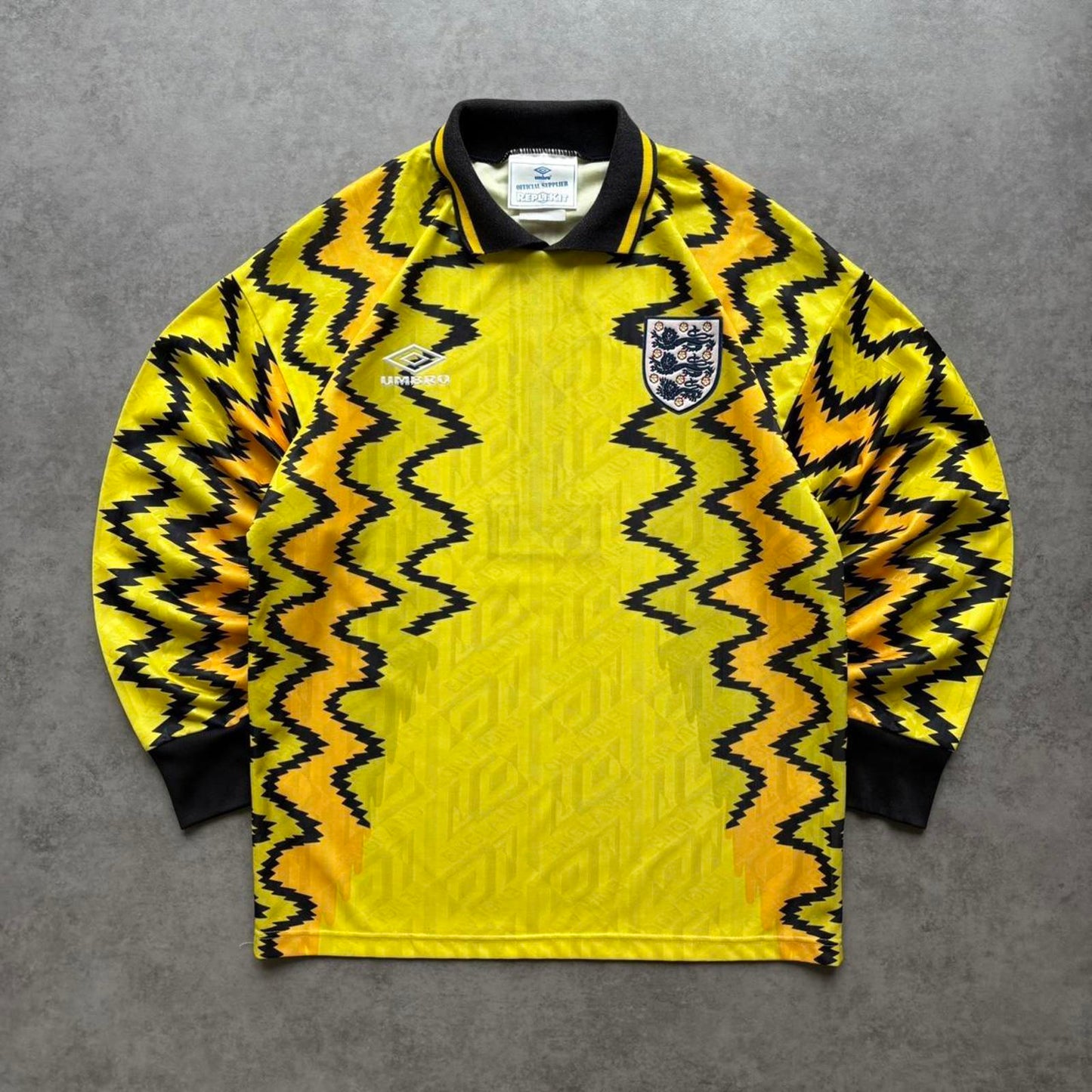 England 1992-94 Goalkeeper Shirt (Small)