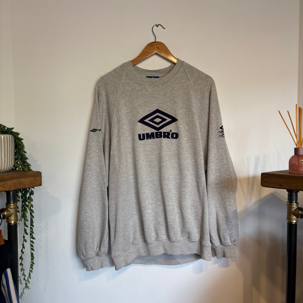 Umbro Pro Training Spellout Oversized Sweatshirt Grey (Large)