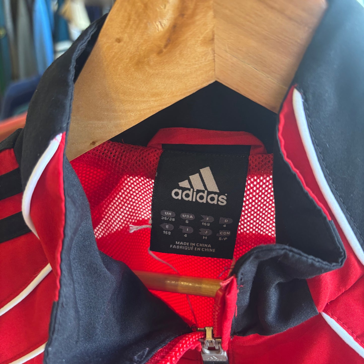 Liverpool Adidas 2010/11 Track Jacket Red (Small)