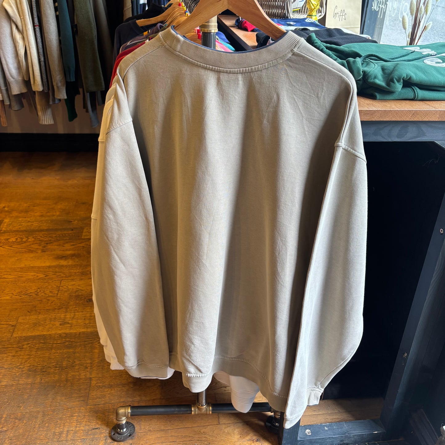 Nike Centre Swoosh Oversized Sweatshirt Beige (XL)