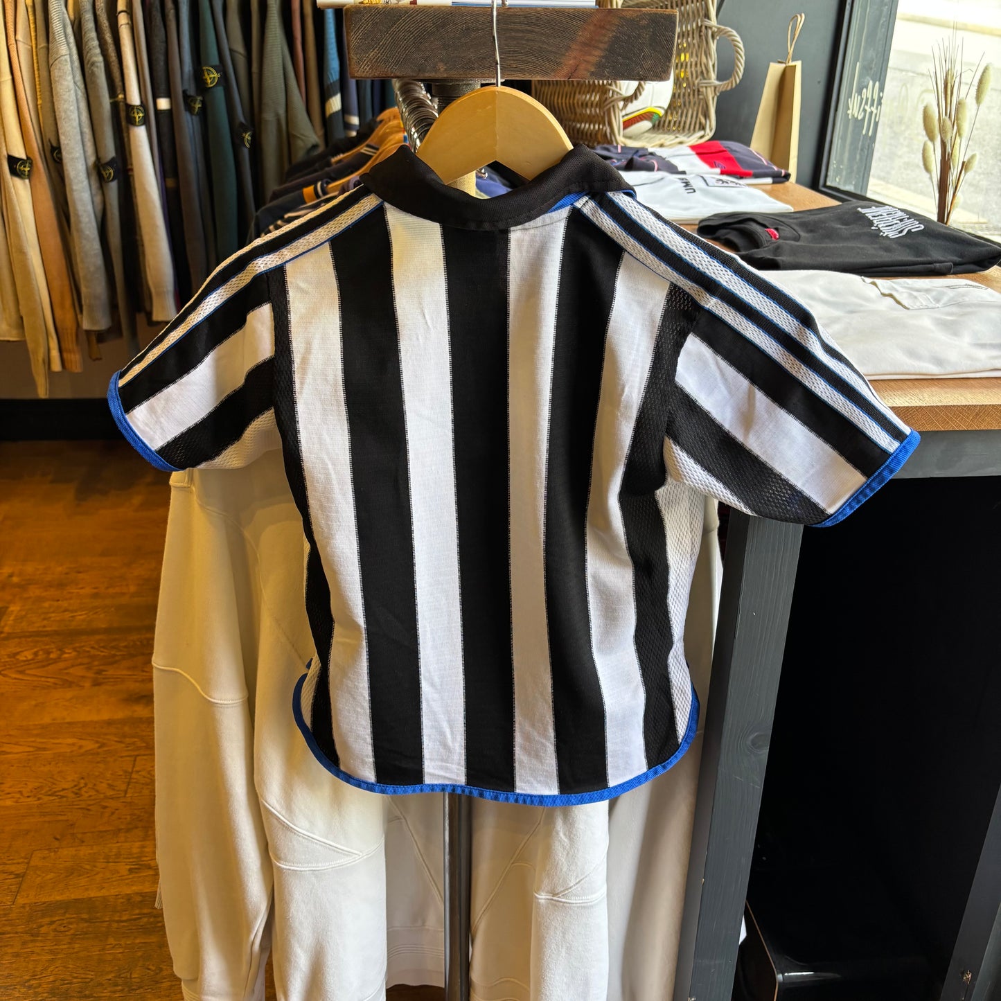 Newcastle Adidas 1999/00 Home Shirt (Boys Small)