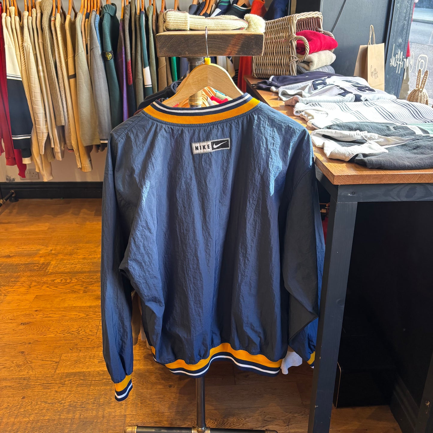Nike Centre Swoosh Pullover Windbreaker Navy (Medium)