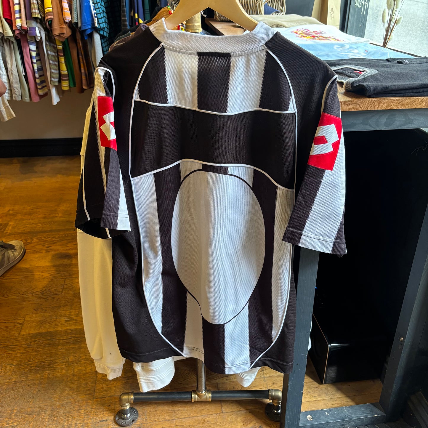 Juventus Lotto 2002/03 Home Shirt Black/ White (Large)