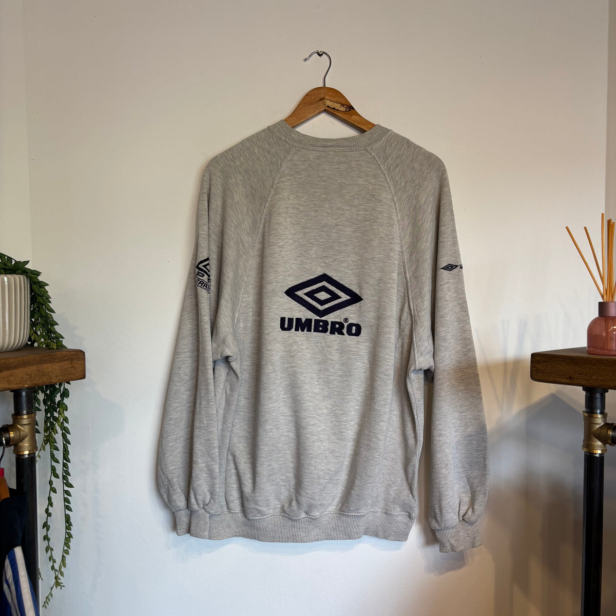 Umbro Pro Training Spellout Oversized Sweatshirt Grey (Large)