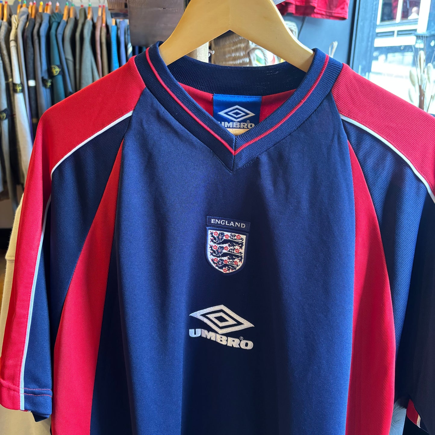 England Umbro 1999/01 Training Shirt Navy/ Red (XL)