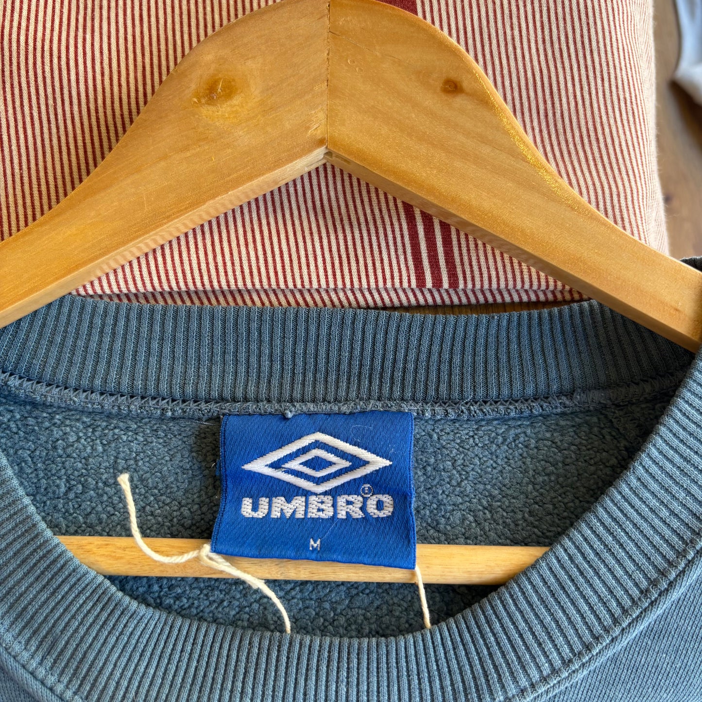 Umbro Pro Training Spellout Oversized Sweatshirt Blue (Medium)