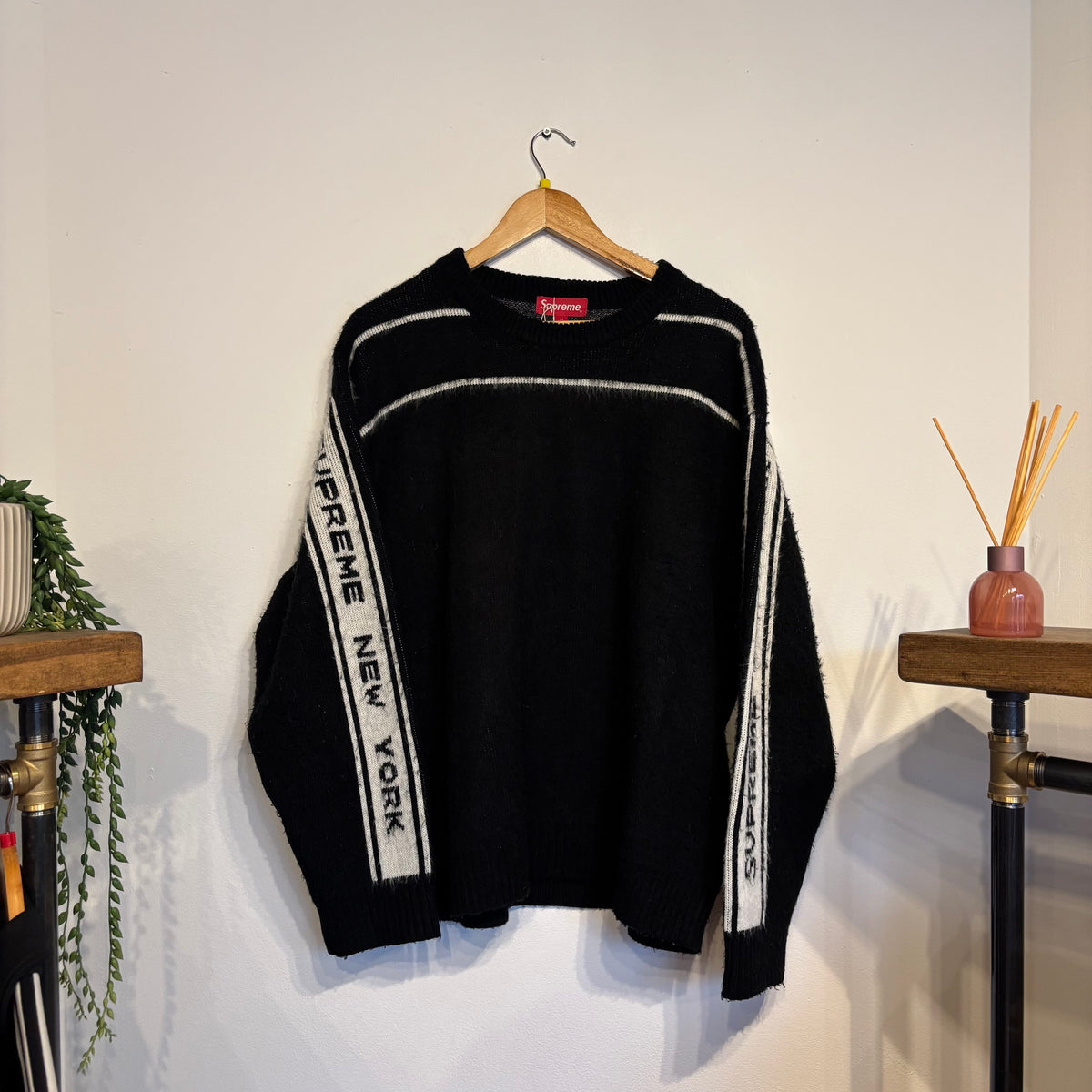 Supreme FW24 Back Stripe Sweater Knit Black (Medium)