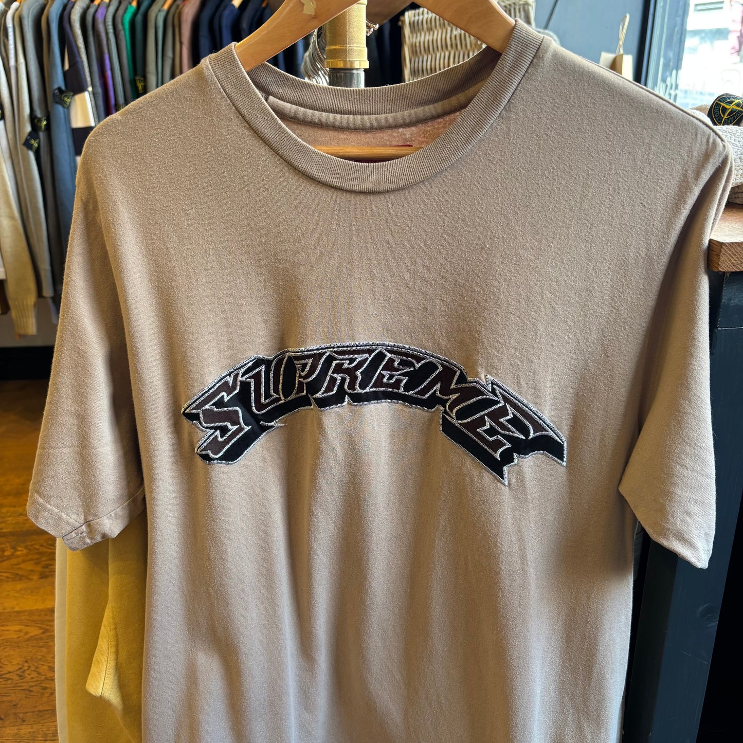 Supreme SS22 Applique Arc T-Shirt Brown (Medium)