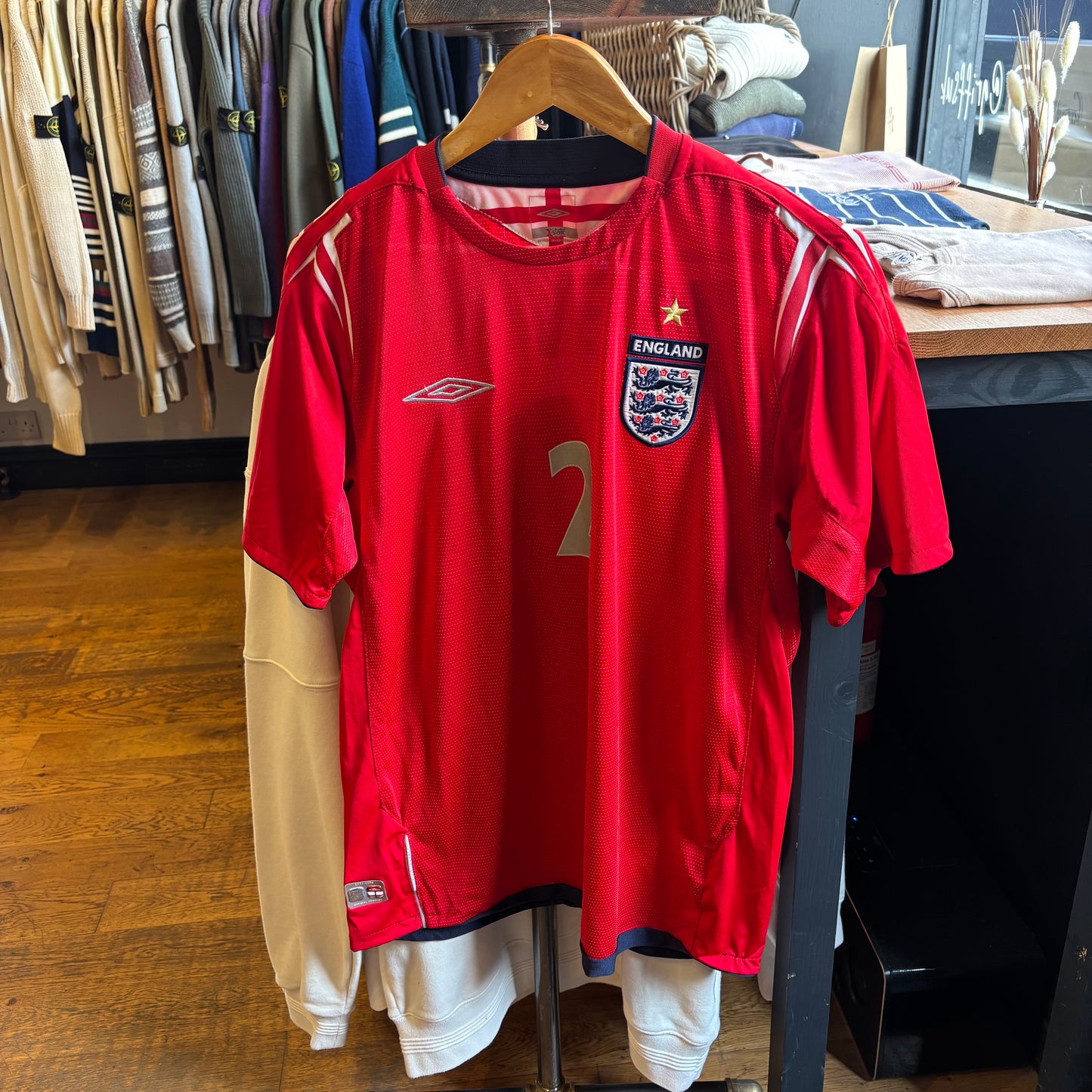 England Umbro 2004/06 Neville Away Shirt Red (Medium)