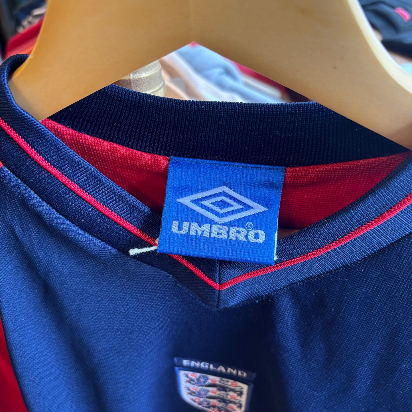 England Umbro 1999/01 Training Shirt Navy/ Red (XL)