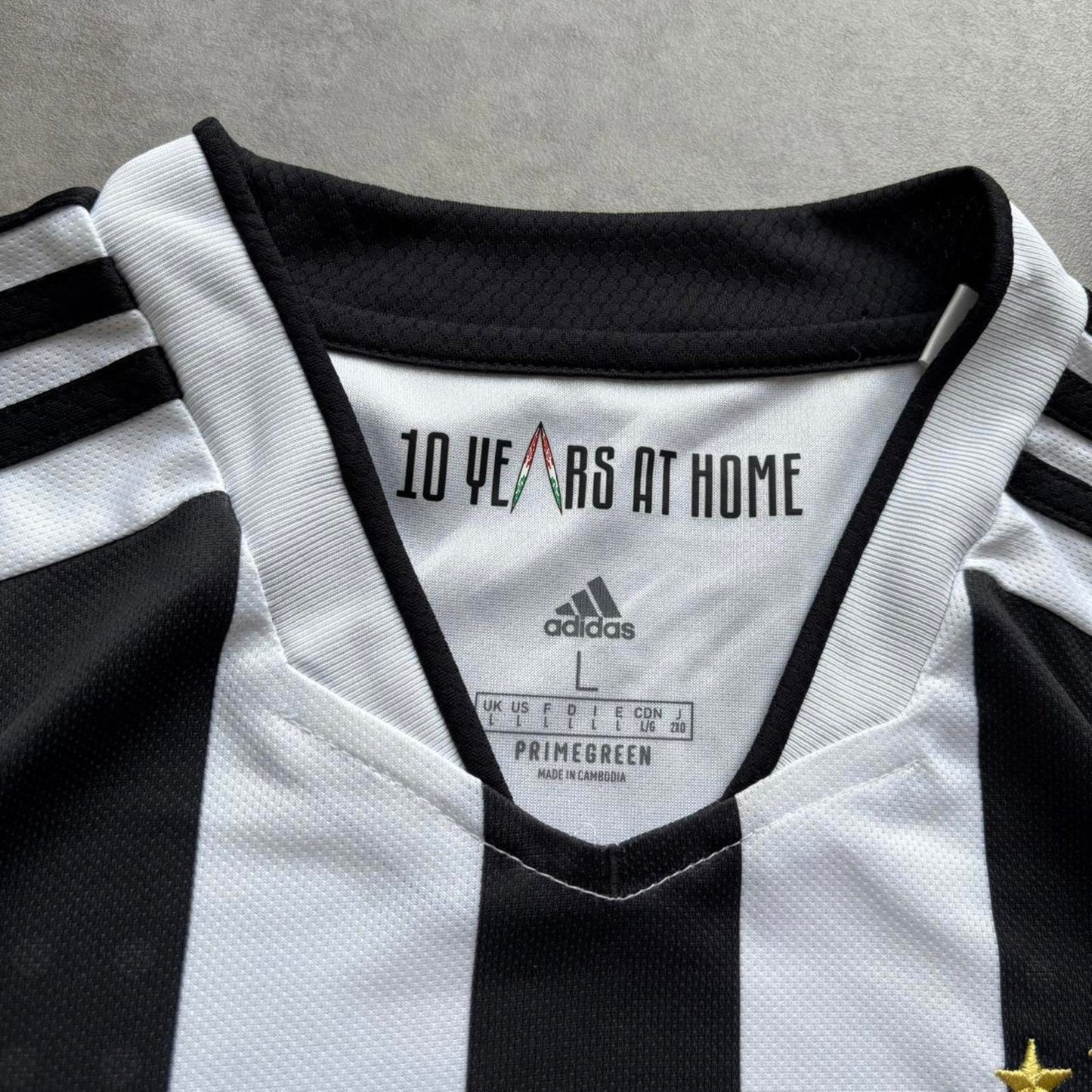 Juventus 2021-22 Home Shirt (Large)