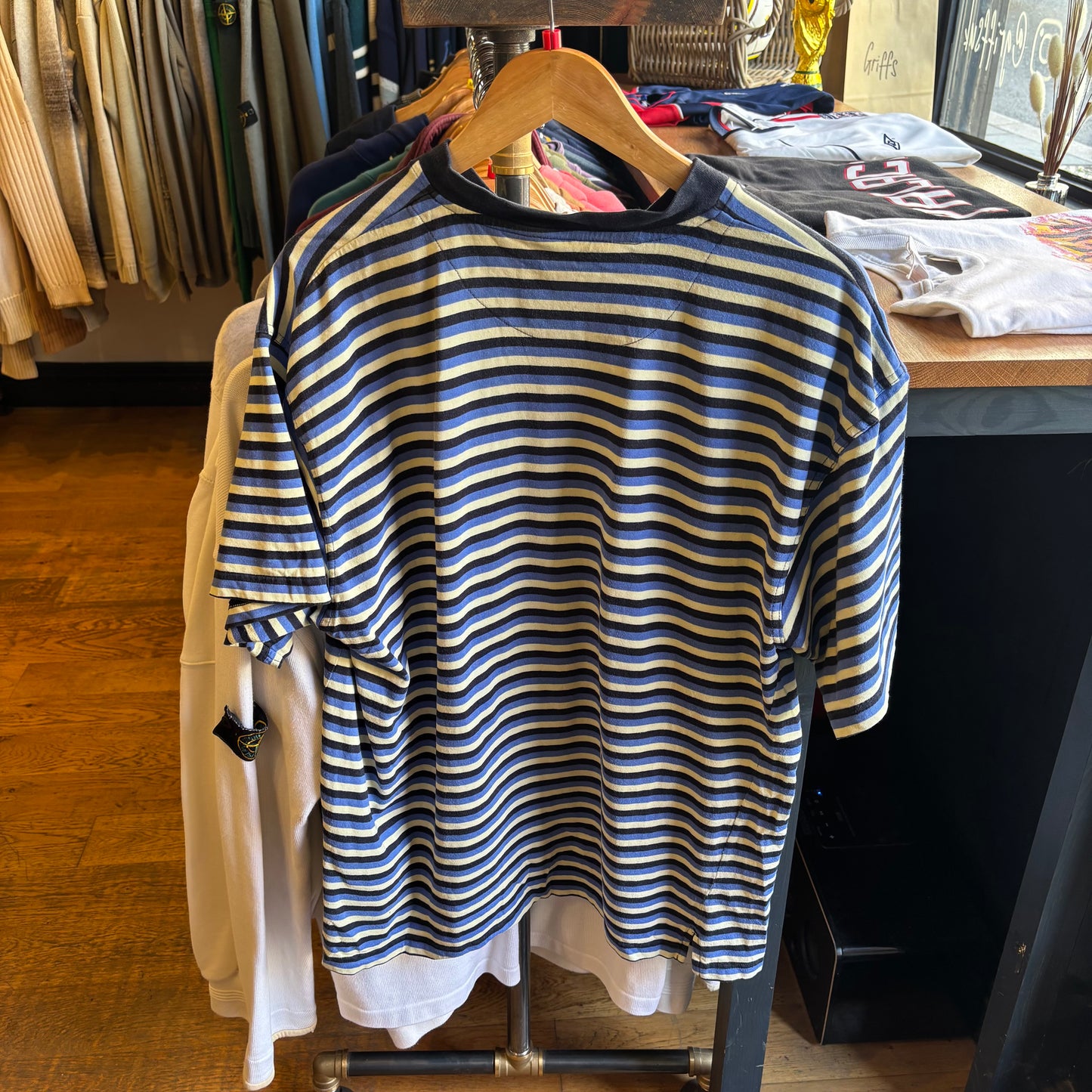 Reebok Mini Stripe V Neck T-Shirt Blue (Large)