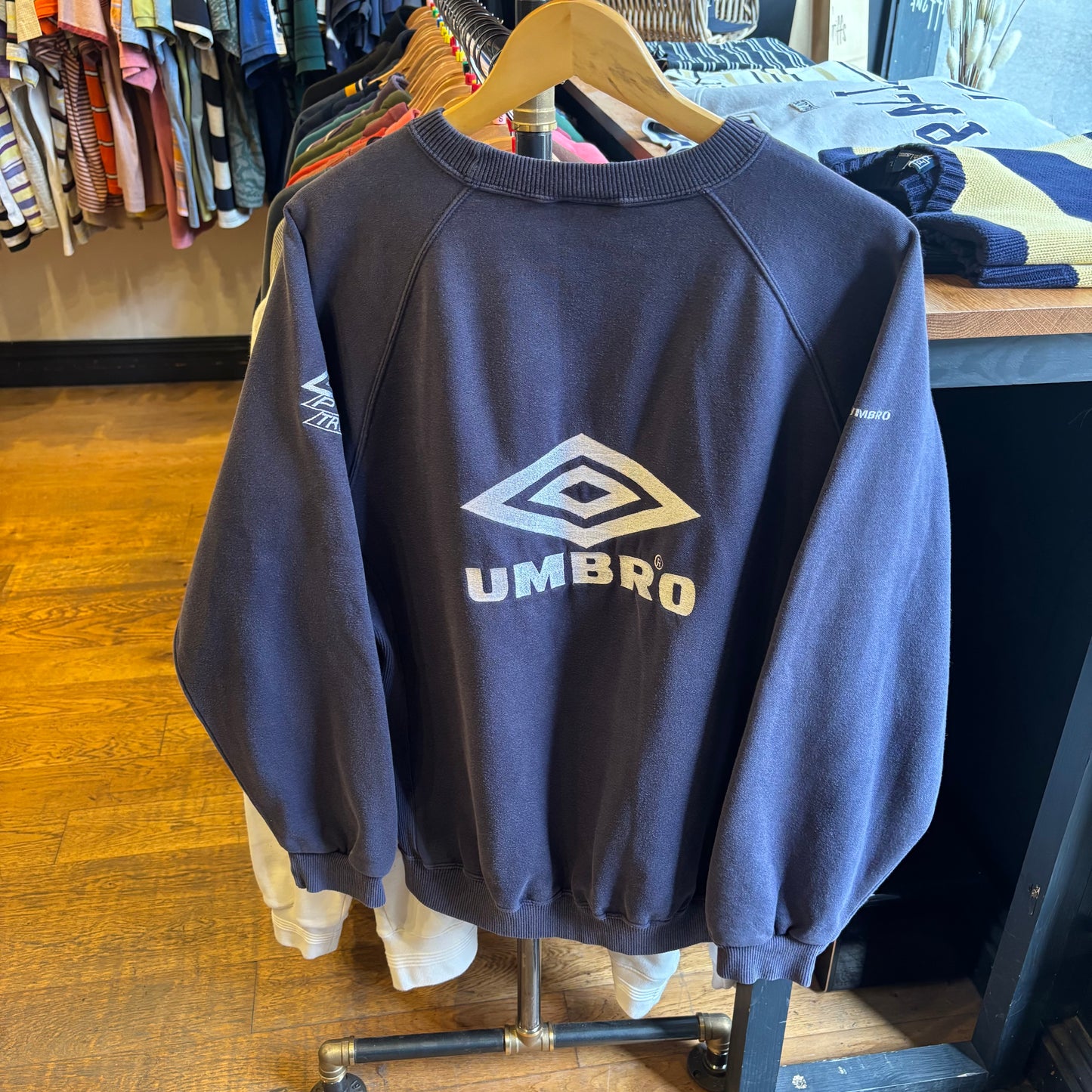 Umbro Pro Training Spellout Oversized Sweatshirt Navy (Large)