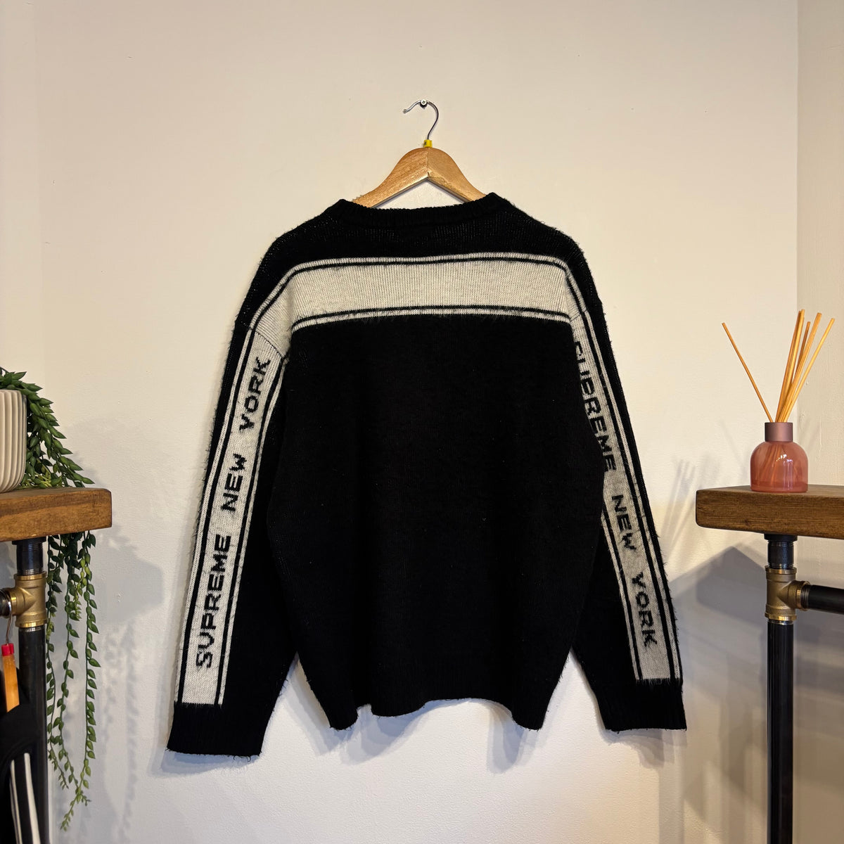 Supreme FW24 Back Stripe Sweater Knit Black (Medium)