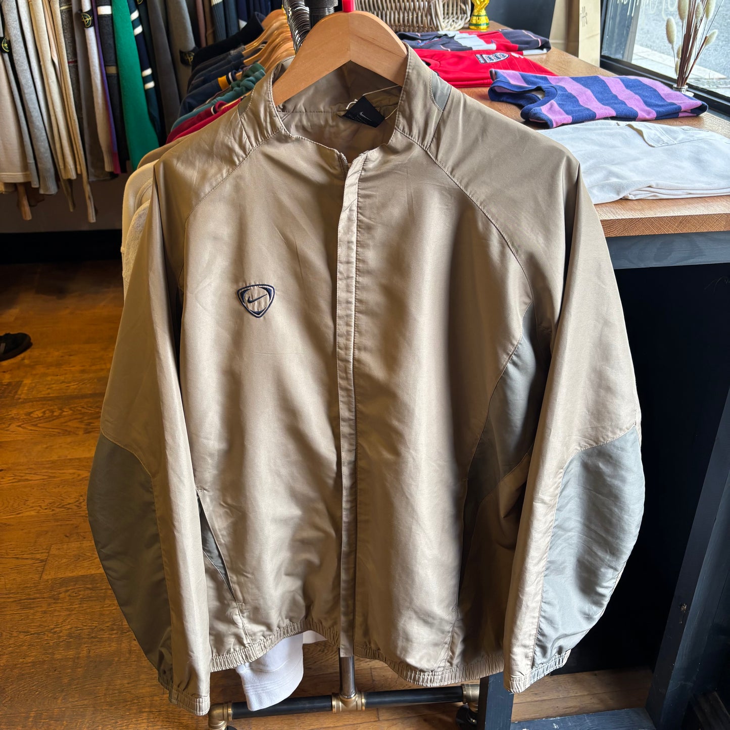 Nike T90 Zip Up Windbreaker Track Jacket Beige (Large)