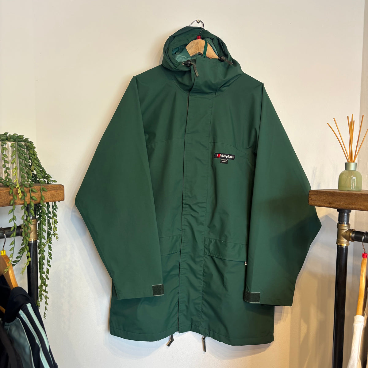 Berghaus 80s Monsoon Goretex Longline Waterproof Jacket Green (Large)