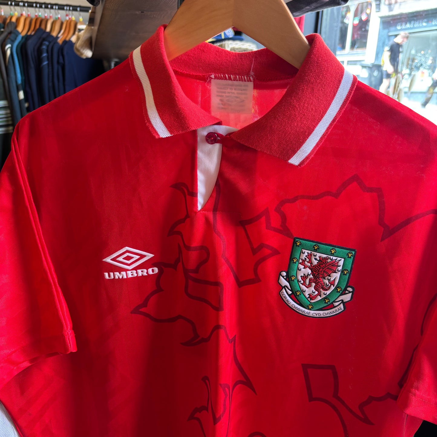 Wales Umbro 1992/94 Home Shirt Red (Large)