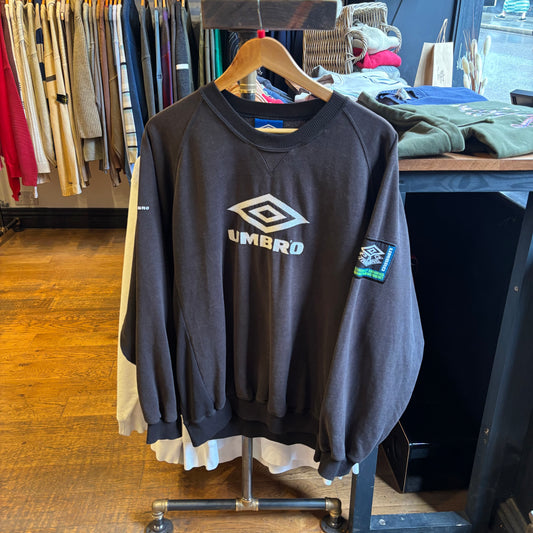 Umbro Pro Training Spellout Oversized Sweatshirt Black (Large)