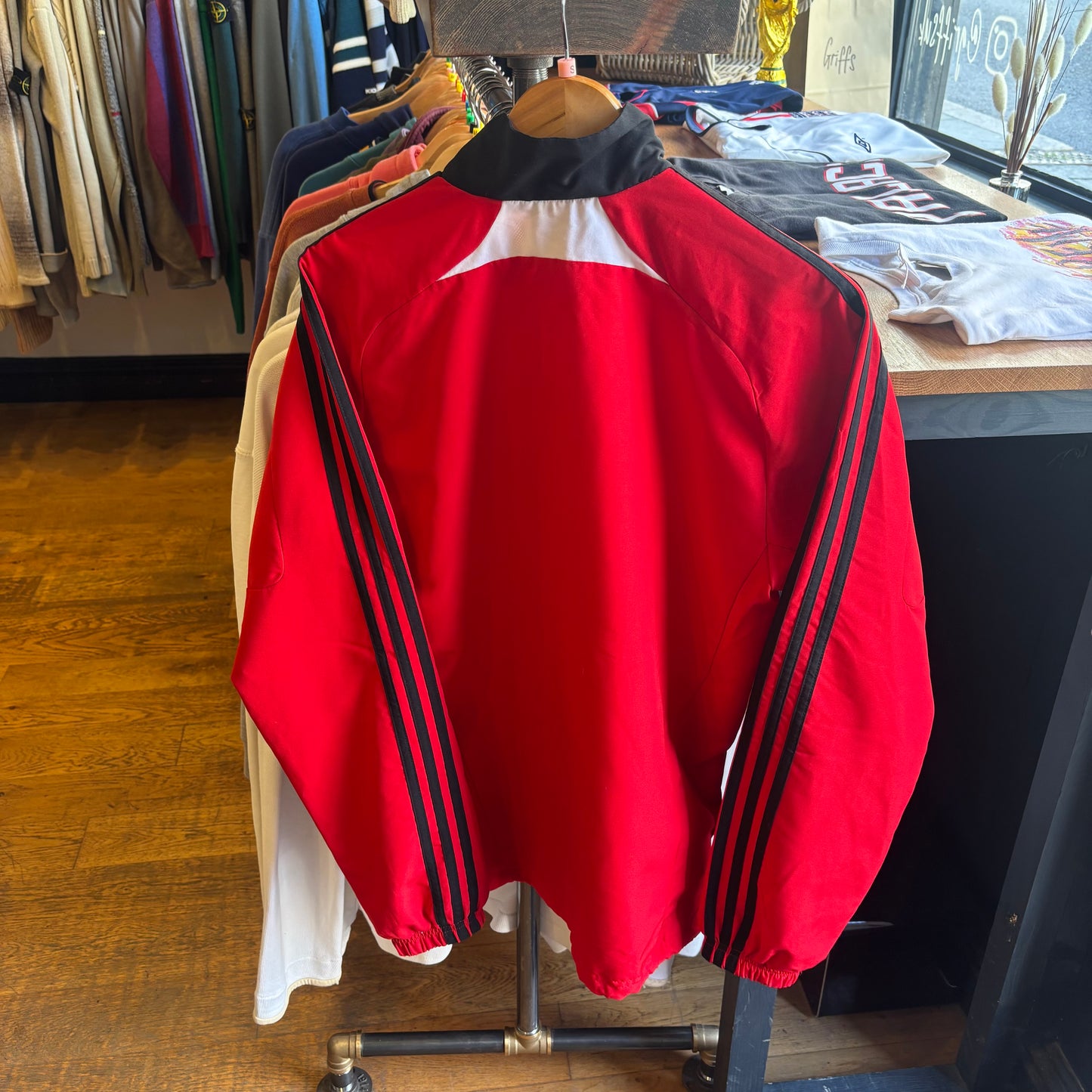 Liverpool Adidas 2010/11 Track Jacket Red (Small)