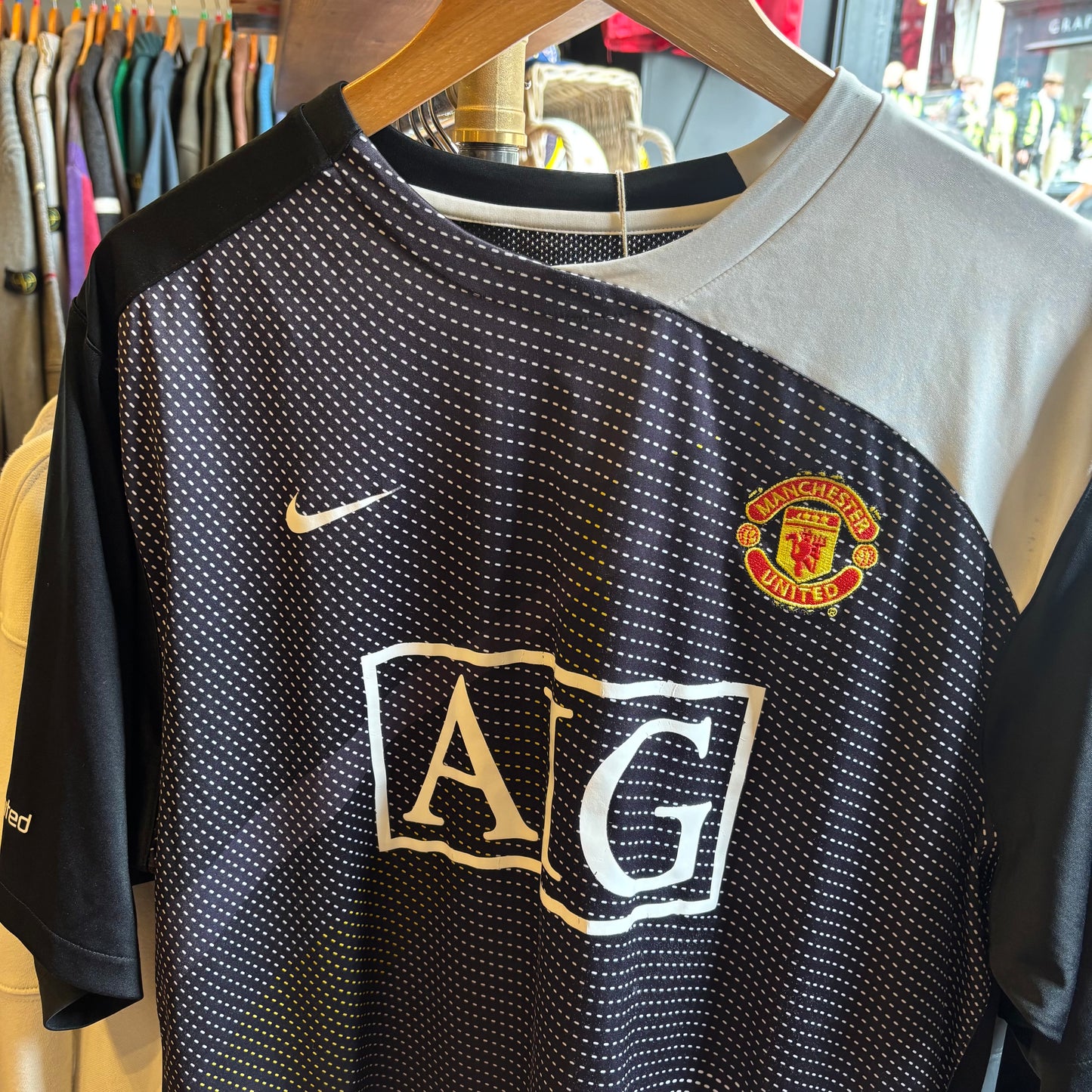 Manchester United Nike 2008/09 Training Shirt Black (Large)