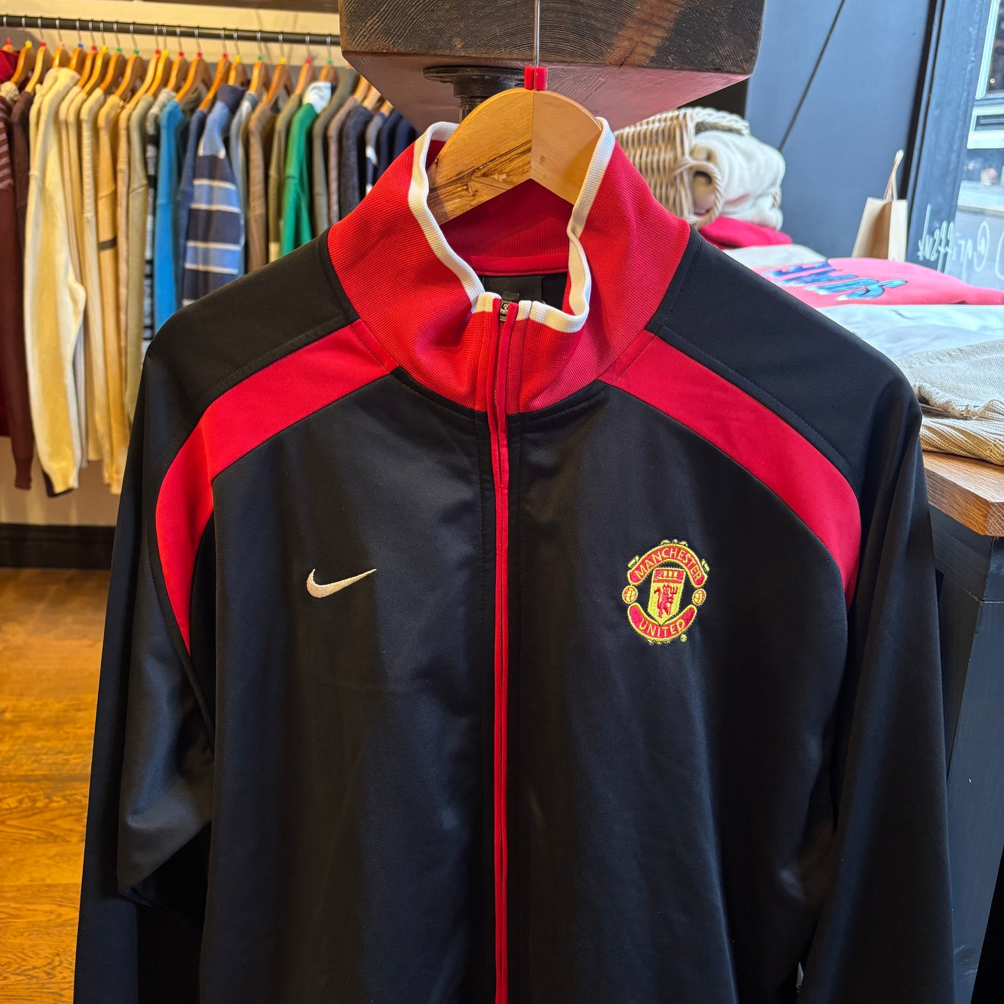 Man United Nike 2005/06 Track Jacket Black (Large)