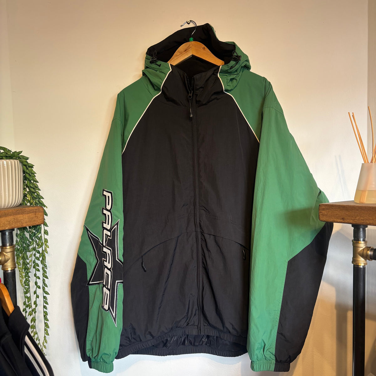 Palace FW24 RS Stars Padded Hooded Jacket Black (XL)