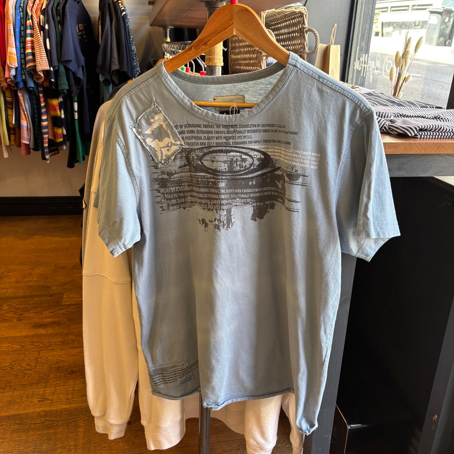 Oakley 2000's Graphic Print T-Shirt Light Blue (Large)
