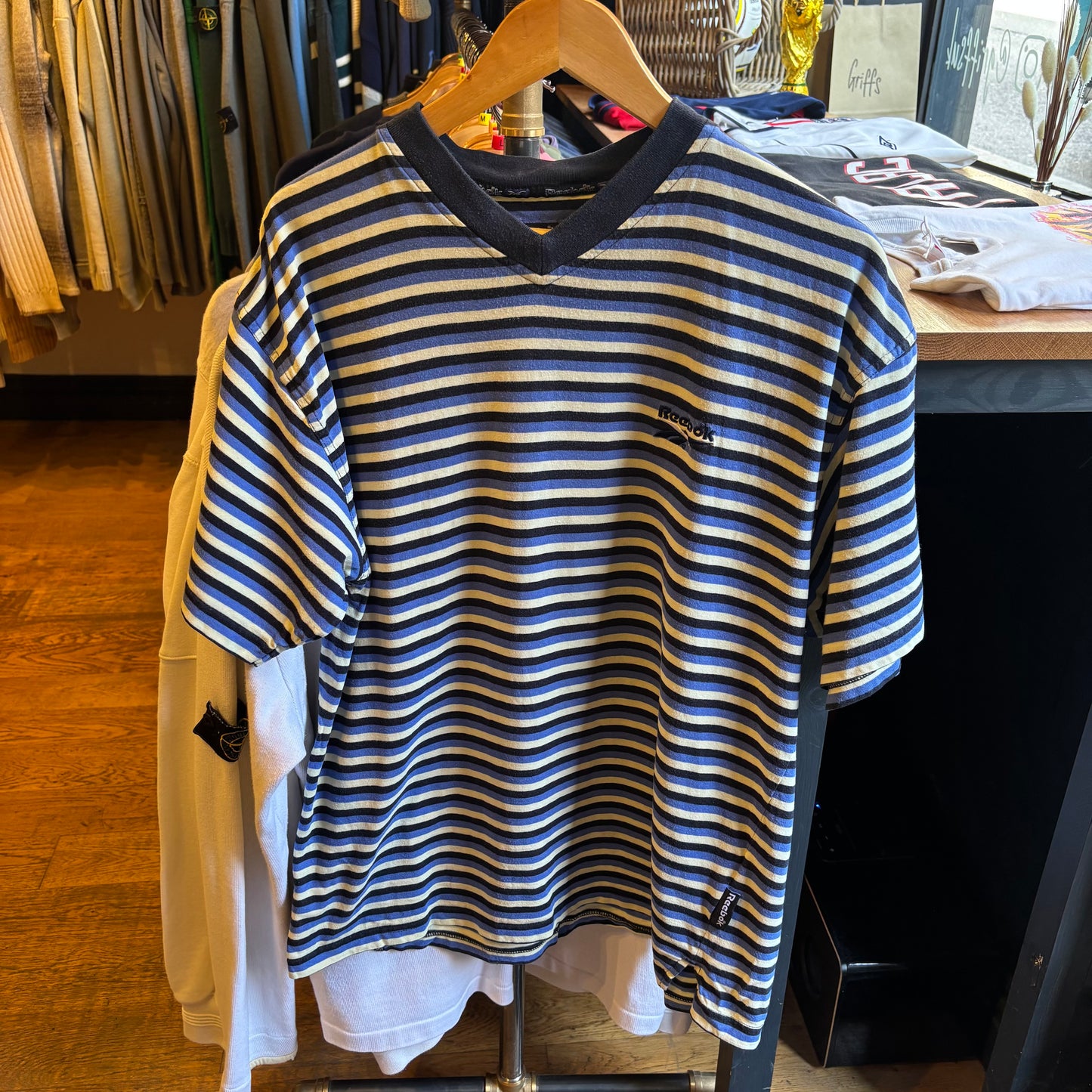 Reebok Mini Stripe V Neck T-Shirt Blue (Large)