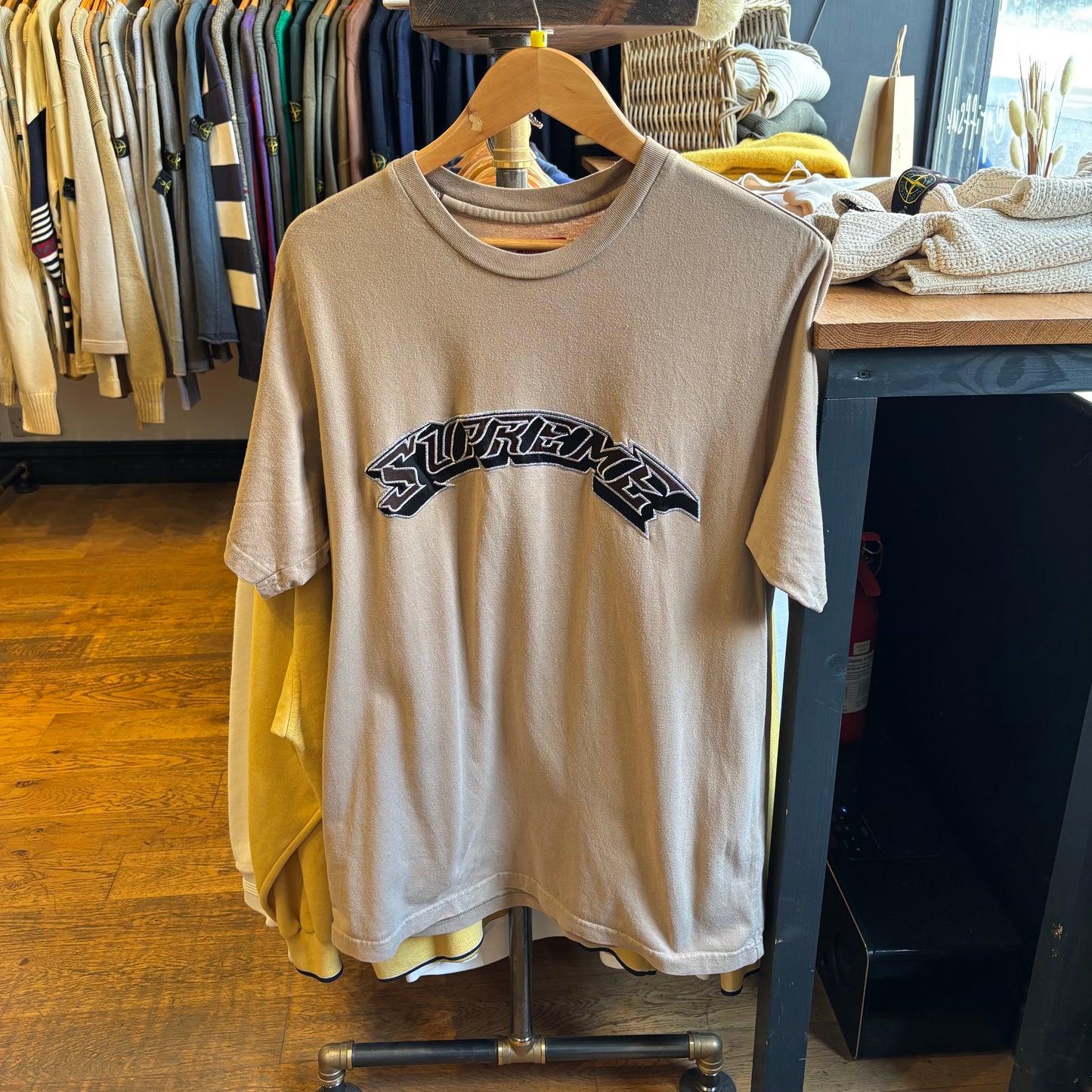 Supreme SS22 Applique Arc T-Shirt Brown (Medium)