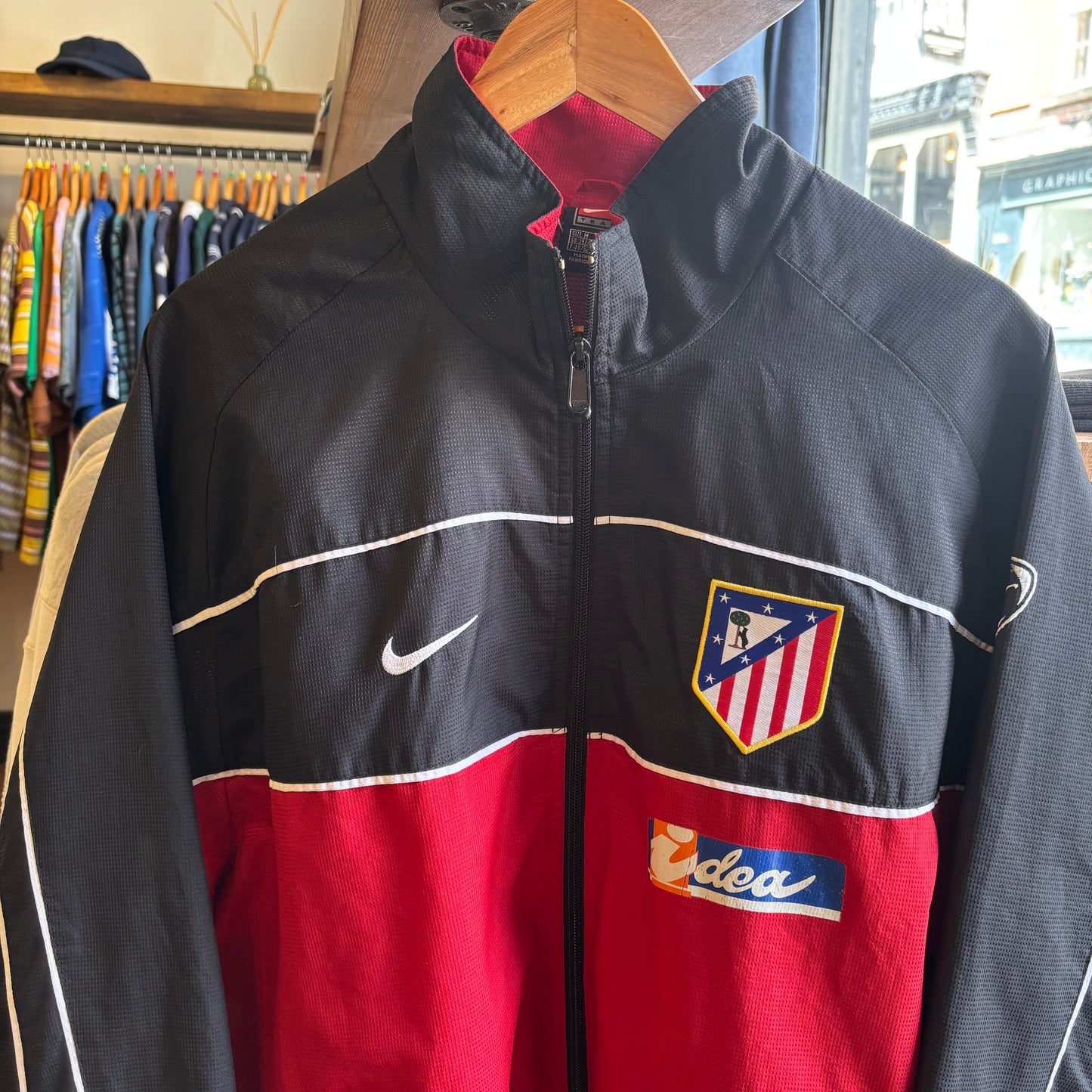 Atletico Madrid Nike 2001/02 Training Jacket Black/ Red (Medium)