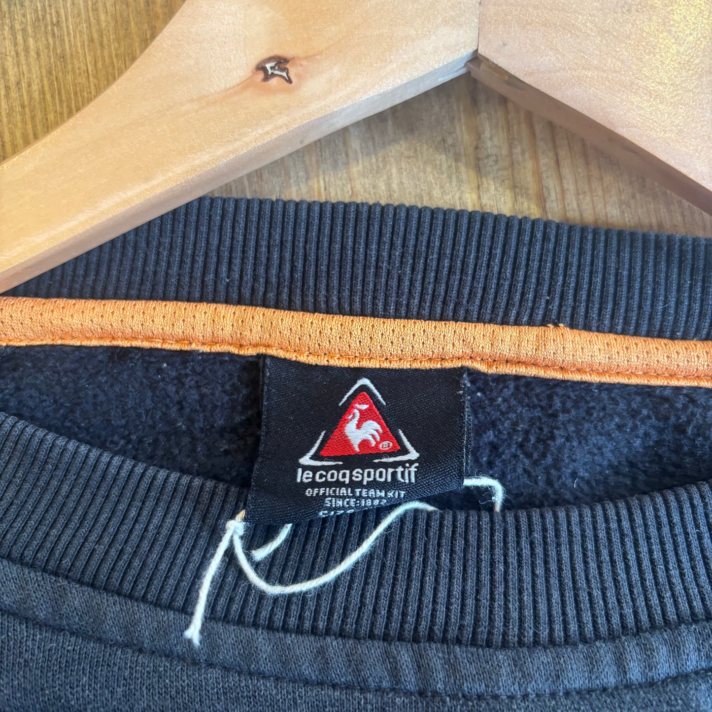 Wolverhampton Wanderers Le Coq 2000's Training Sweatshirt Black (XXL)