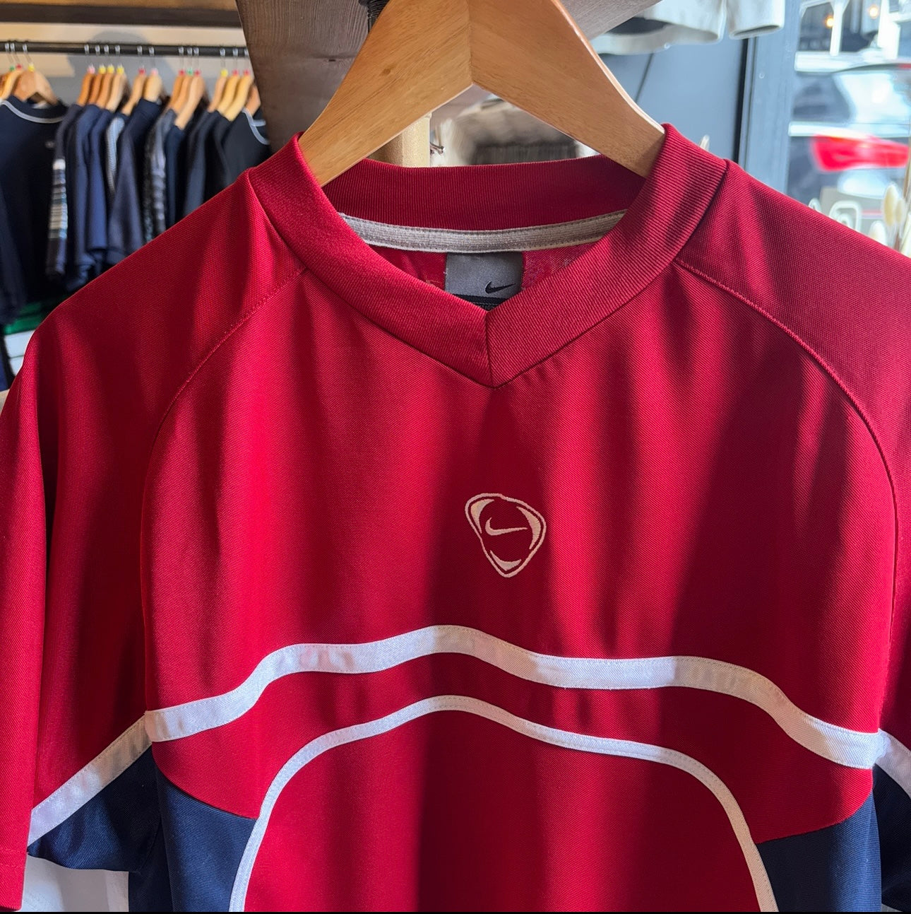 Nike 2000's T90 Centre Logo Sports T-Shirt Red (Small)