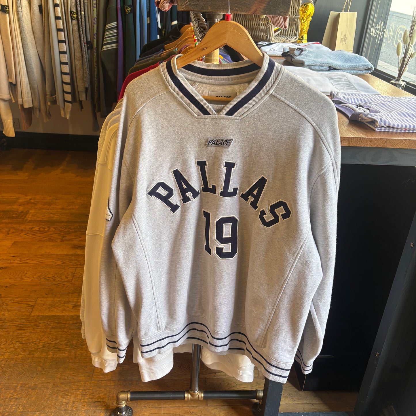 Palace FW19 Pallas Spellout Oversized Sweatshirt Grey (Large)