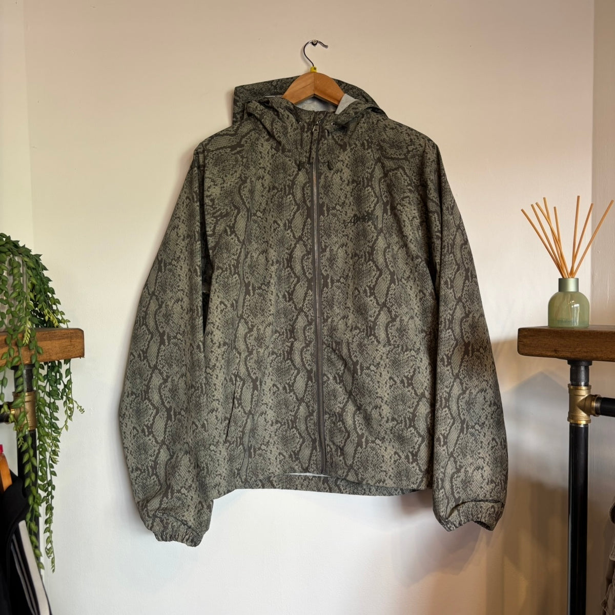 Stussy Beach Shell Snake Print Nylon Jacket Olive Green (Medium)