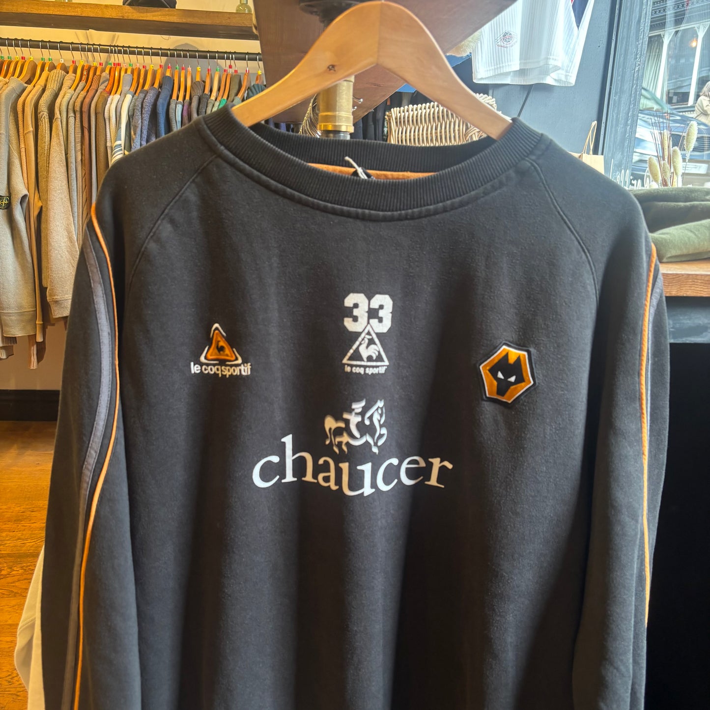 Wolverhampton Wanderers Le Coq 2000's Training Sweatshirt Black (XXL)