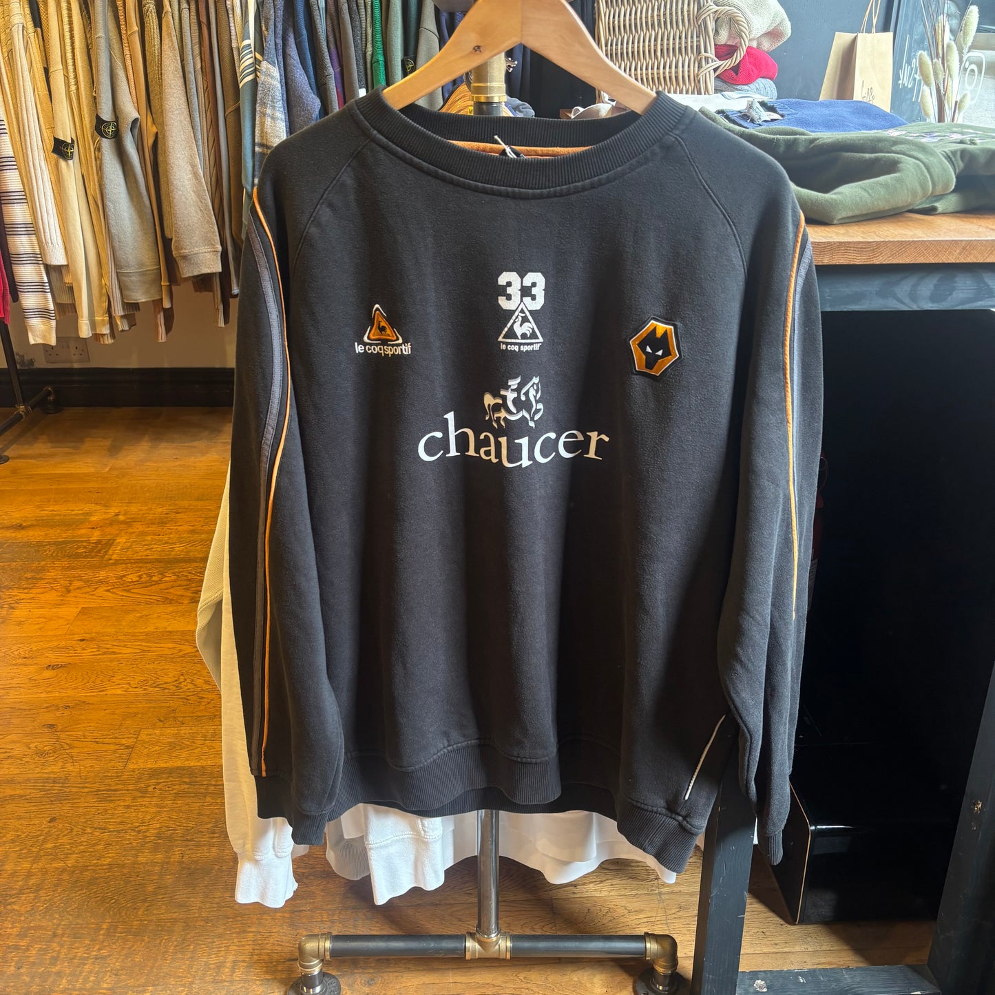 Wolverhampton Wanderers Le Coq 2000's Training Sweatshirt Black (XXL)