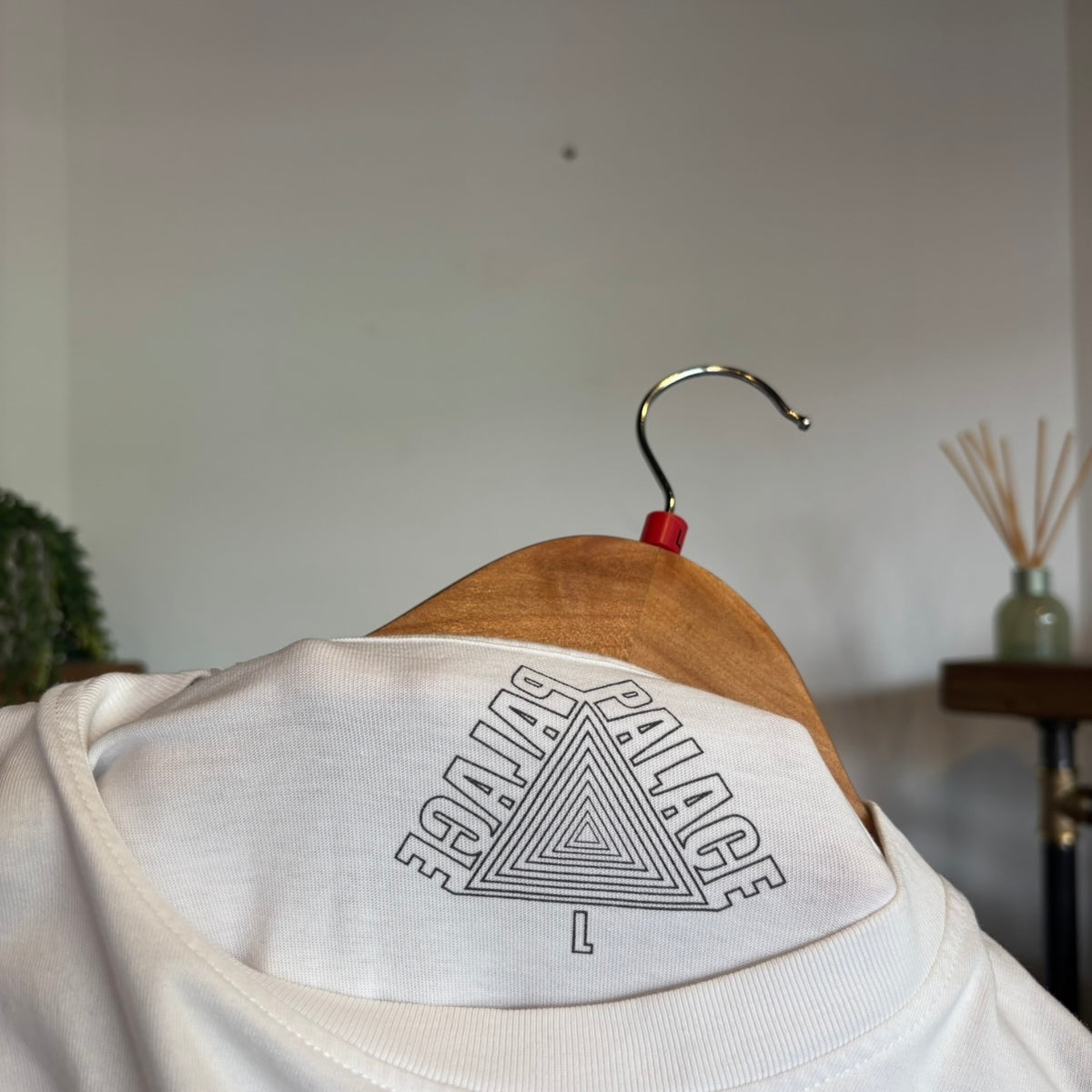 Palace SS24 Nobul Graphic T-Shirt White (Large)