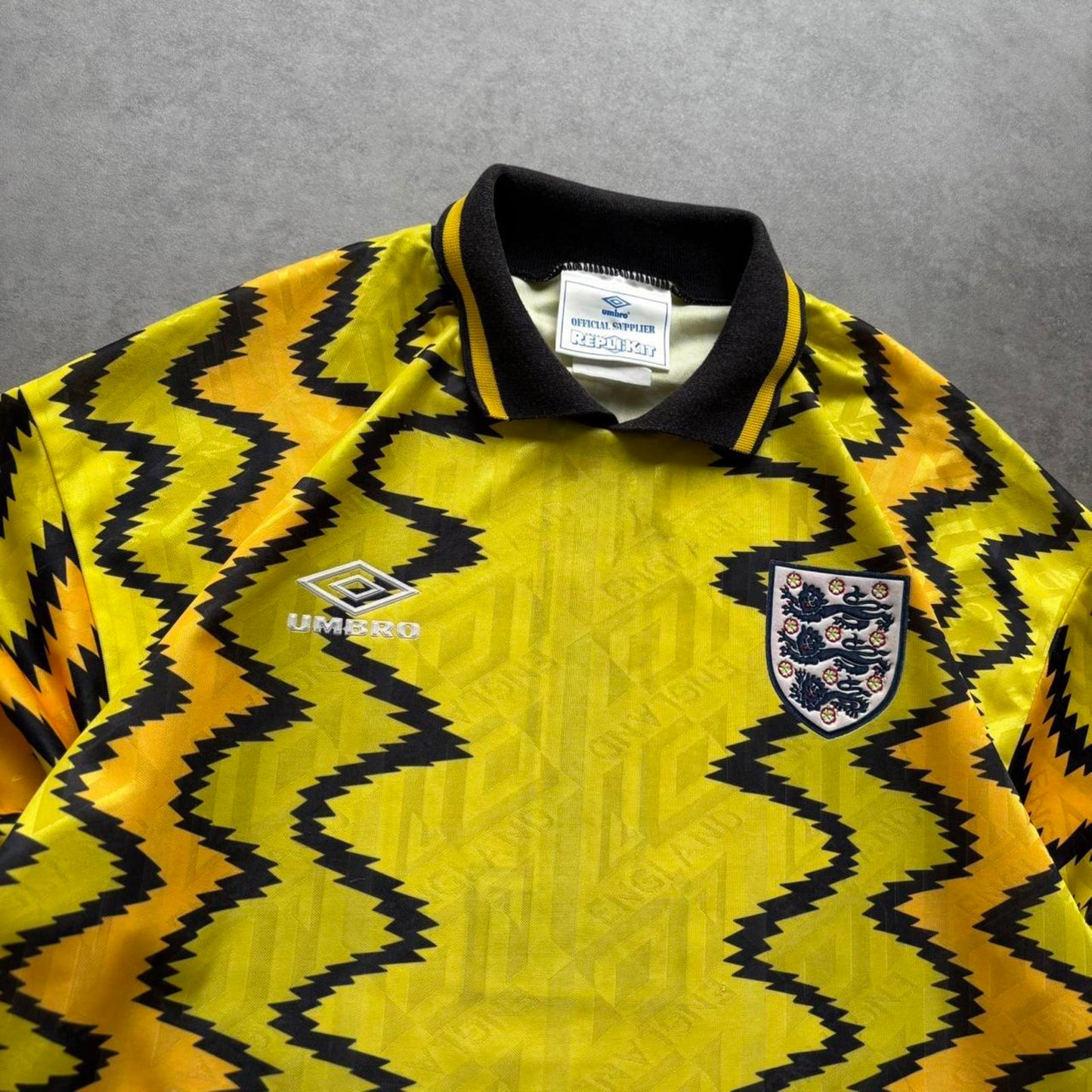 England 1992-94 Goalkeeper Shirt (Small)